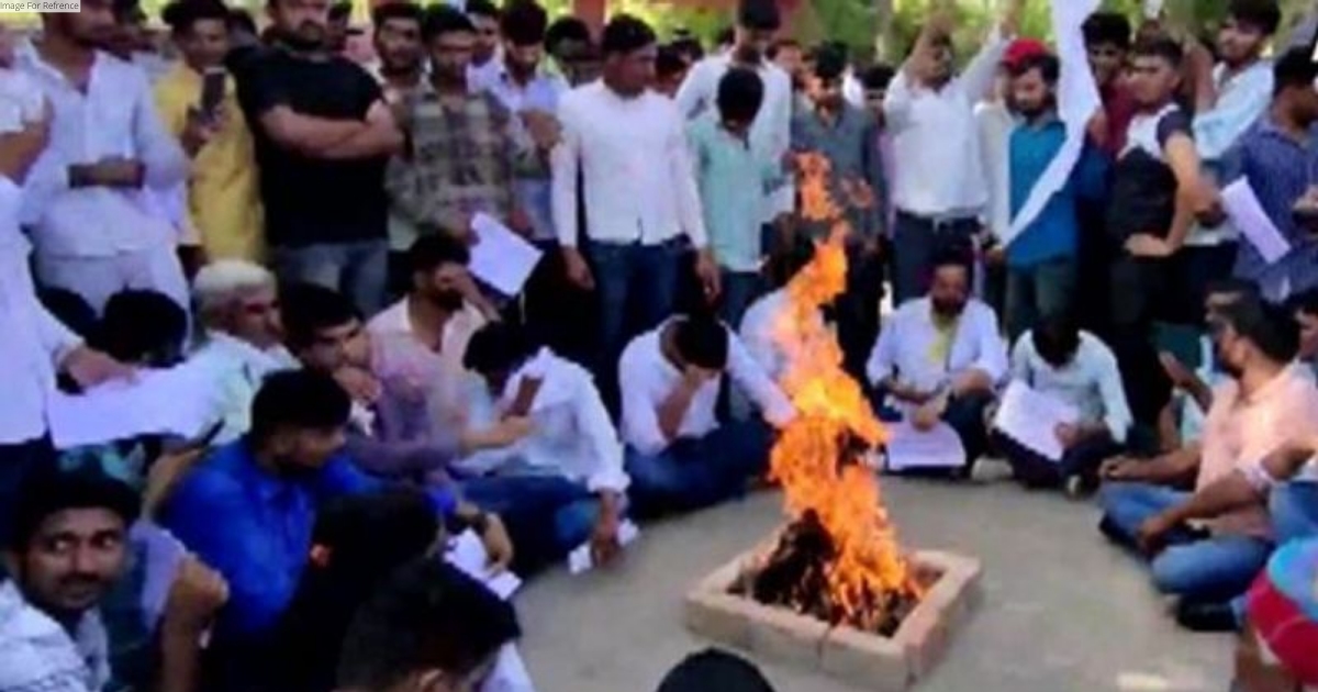 Jodhpur: People perform 'havan' to protest against Lumpy disease spread